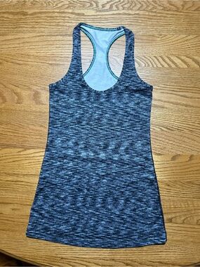 Women’s Lululemon Heathered Black Racerback Tank Top Size Small?